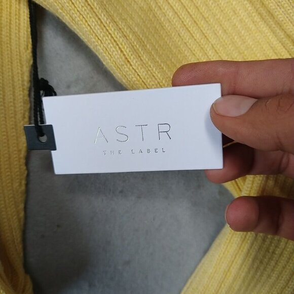 ASTR Astoria Sweater Womens M Sunshine Yellow Cropped Ribbed Knit Layered Chic - Picture 5 of 11